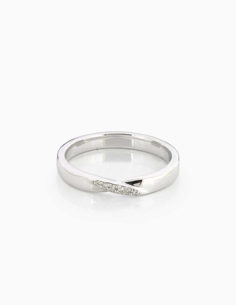 9ct white gold band ring with a crossover twist front set with diamonds