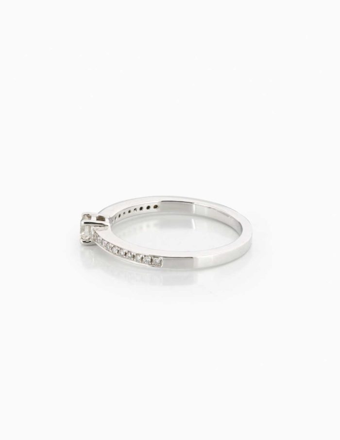 18ct White Gold Diamond Solitaire Ring with Diamond Shoulders