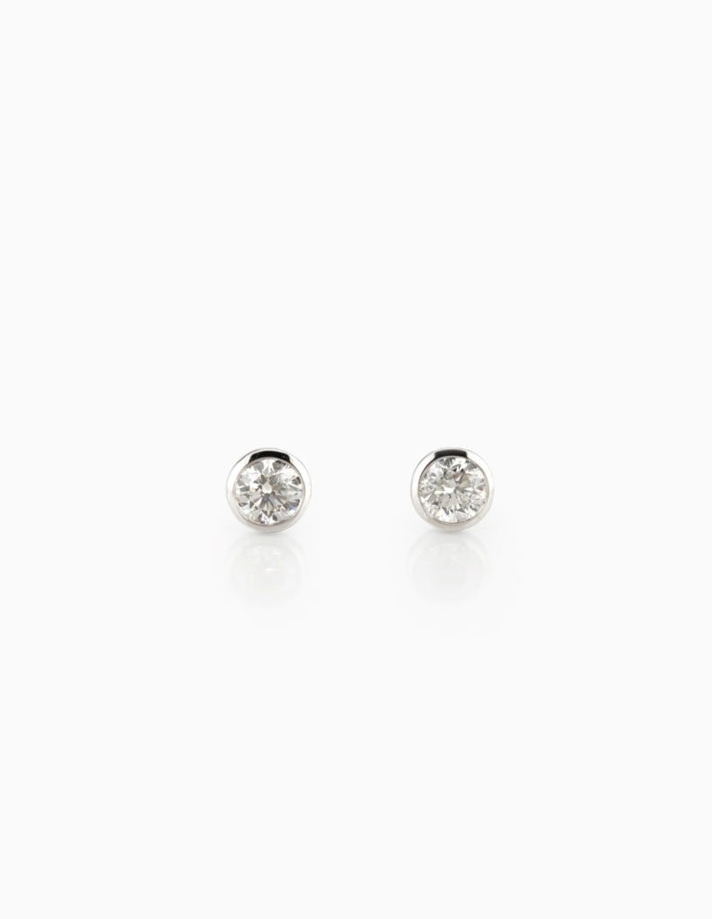 18ct white gold rub-over set round diamond stud earrings
