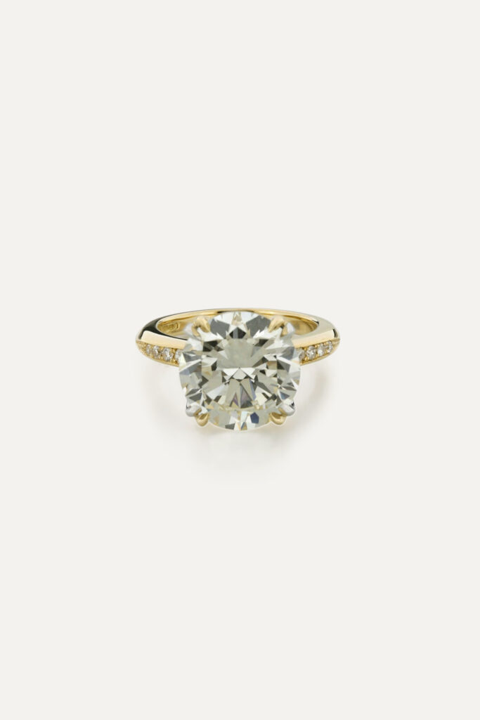 Two-Tone Diamond Solitaire