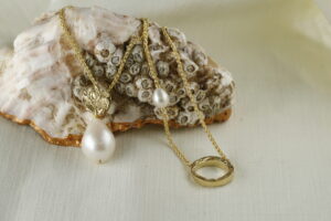 Ancient Pearl Circle Necklace