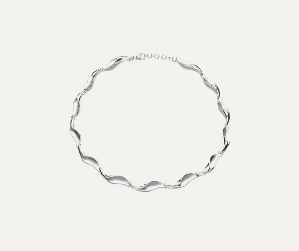 Necklace polished and satin wave silver