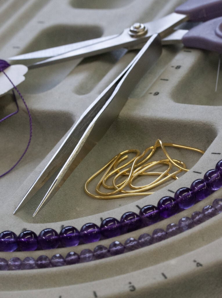 JCP necklace round 8mm Amethyst beads on 9ct yellow gold T bar clasp 16.5″