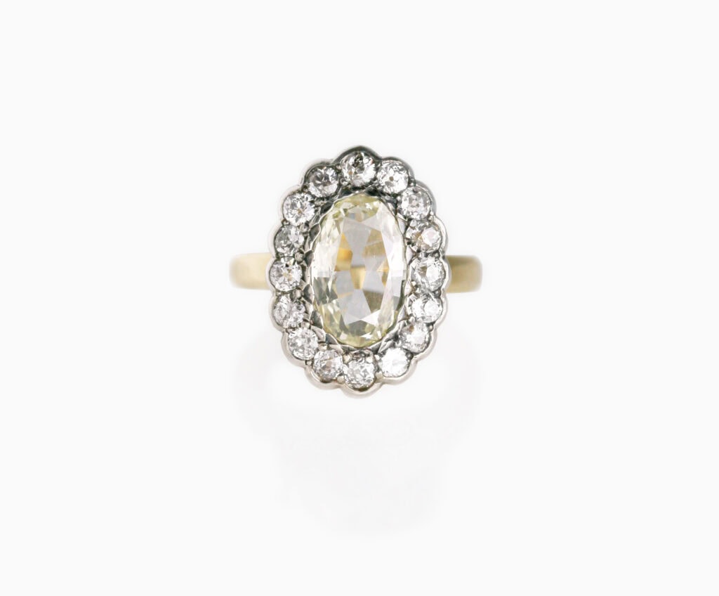 Dress ring oval Diamond cluster 3.31ct total 18ct yellow gold and silver ring size N 1/2