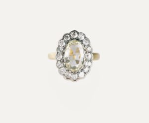 Dress ring oval Diamond cluster 3.31ct total 18ct yellow gold and silver ring size N 1/2