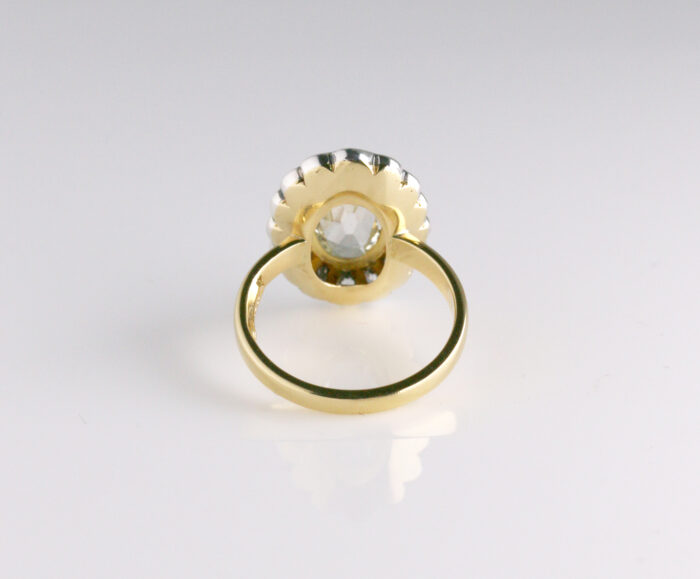 18ct Diamond Cluster Ring