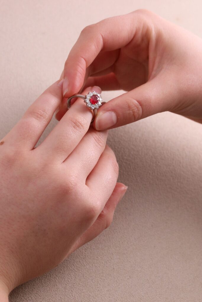 Cluster ring oval ruby 1.00ct with diamond cluster 0.70ct GSI Platinum ring size M