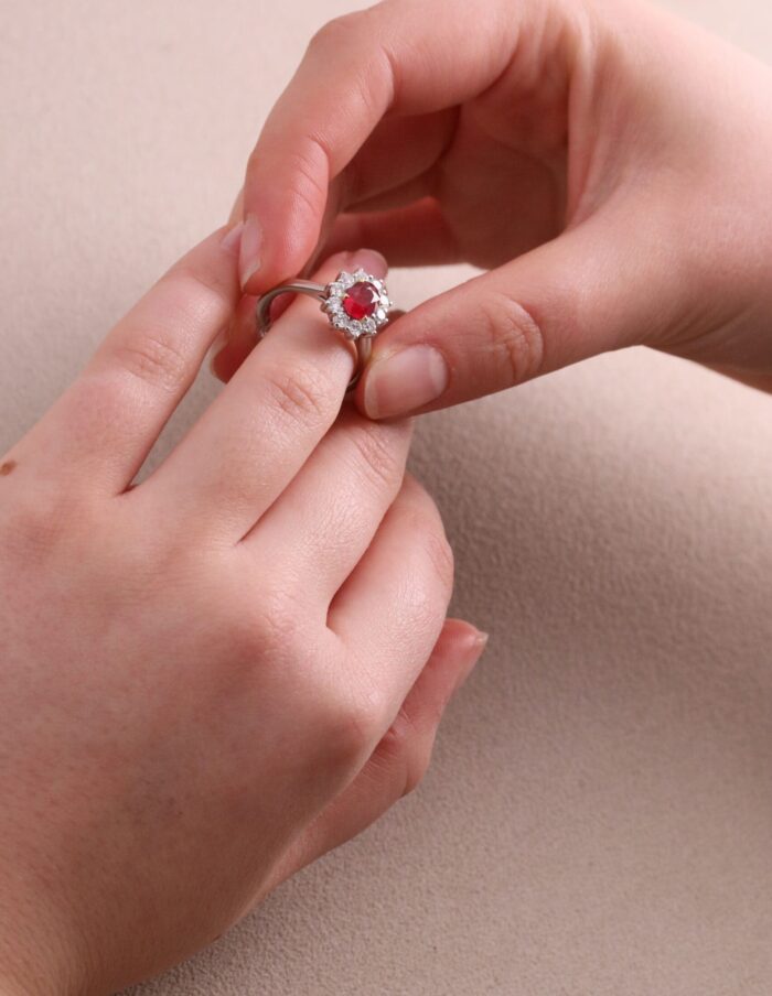 Cluster ring oval ruby 1.00ct with diamond cluster 0.70ct GSI Platinum ring size M