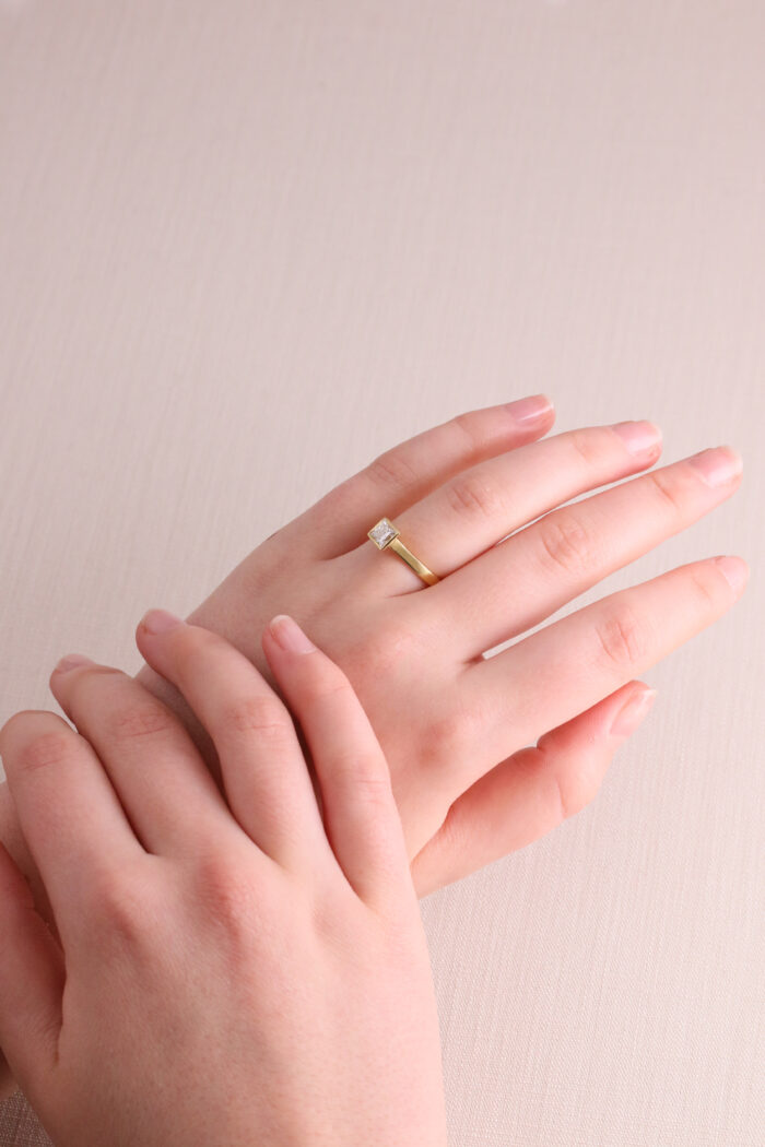 18ct Yellow Gold Rub Over Princess Diamond Ring