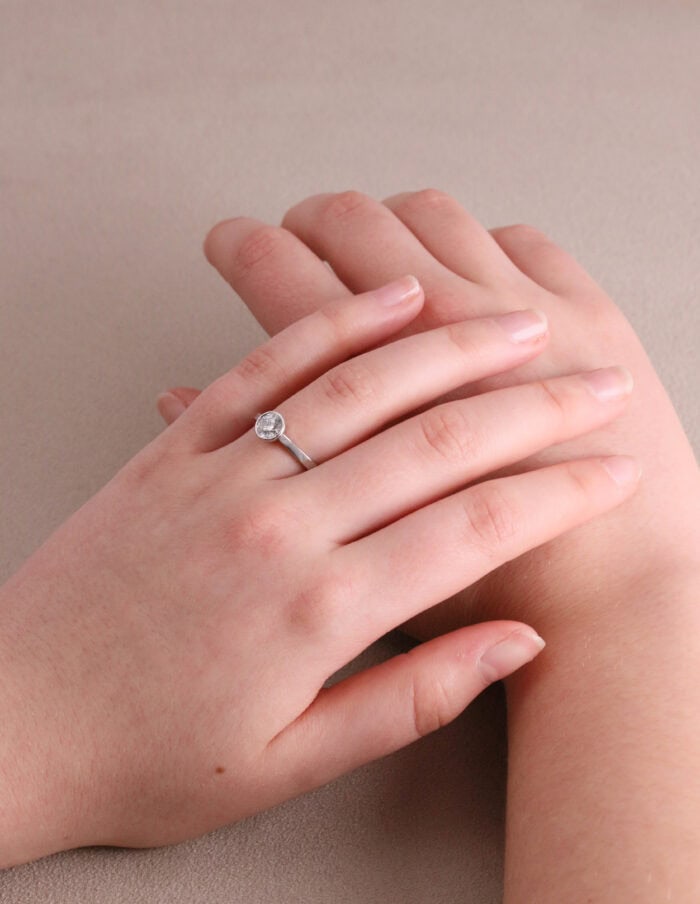 JCP Solitaire round rubover diamond ring 0.75ct F SI1 cert GIA100733458878 platinum ring size N 1/2