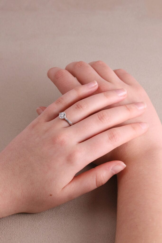 JCP Solitaire round rubover diamond ring 0.75ct F SI1 cert GIA100733458878 platinum ring size N 1/2