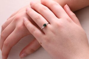 Dress ring Teal sapphire 0.73ct and diamond 18ct white gold ring size M