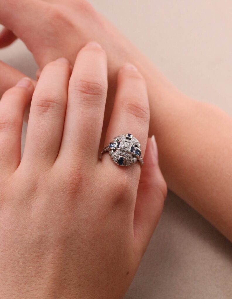 Dress ring art deco sapphire and diamond 0.50 ct total Platinum