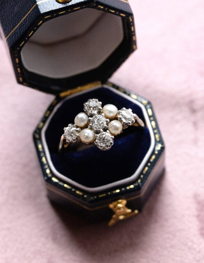 Dress ring 4 round sapphire and diamond cluster 18ct white gold ring size N — front view