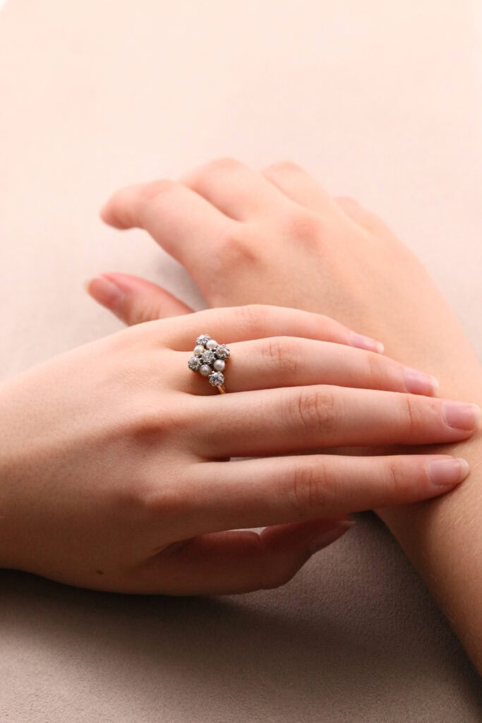Dress ring 4 round sapphire and diamond cluster 18ct white gold ring size N