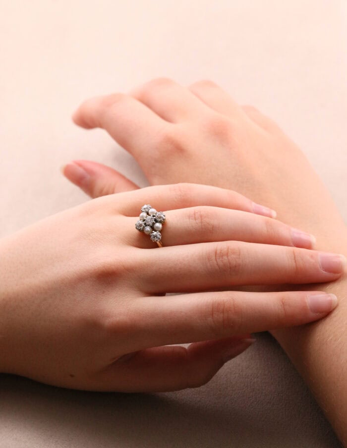 Dress ring 4 round sapphire and diamond cluster 18ct white gold ring size N