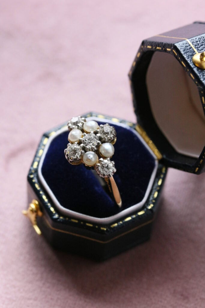 Dress ring 4 round sapphire and diamond cluster 18ct white gold ring size N
