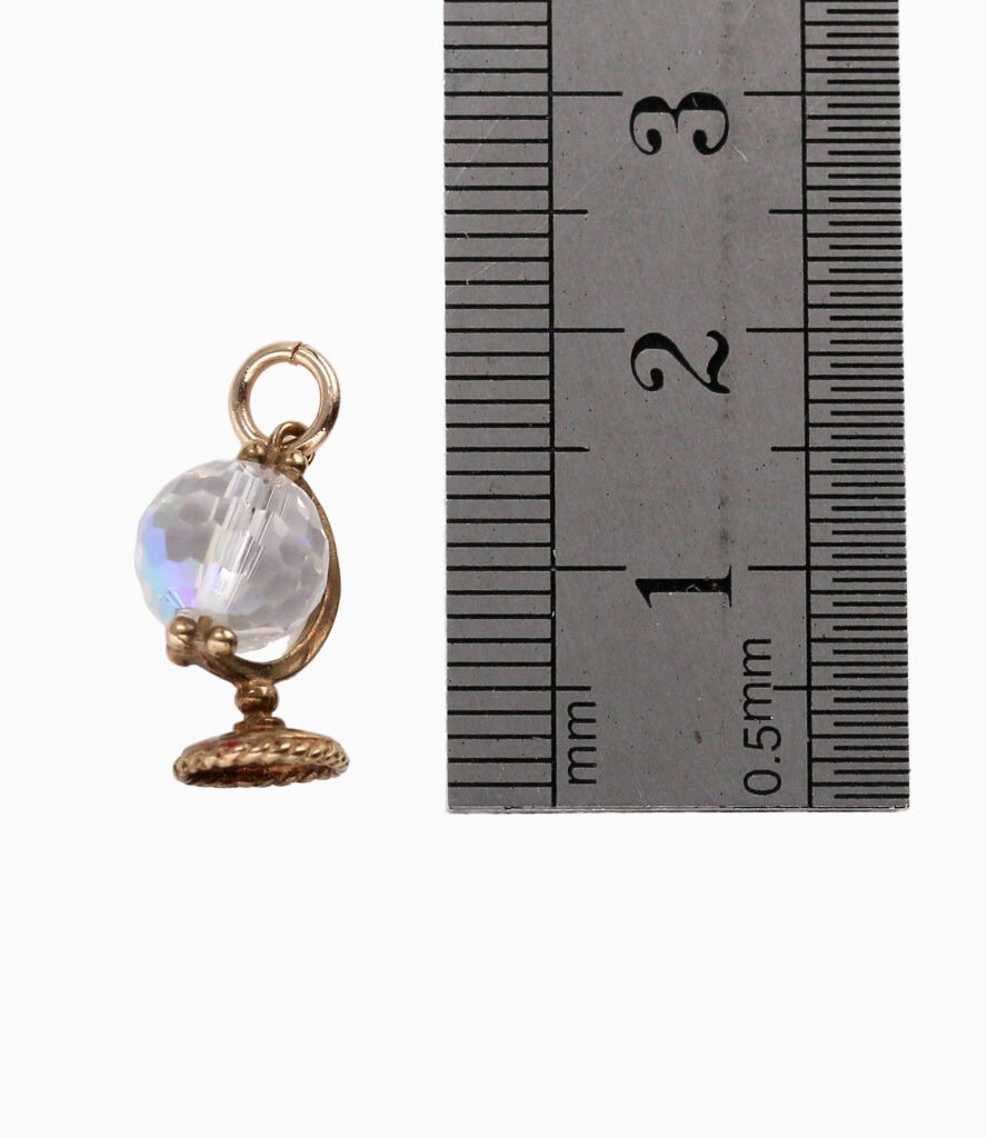 Charm faceted bead globe 9ct yellow gold — back view