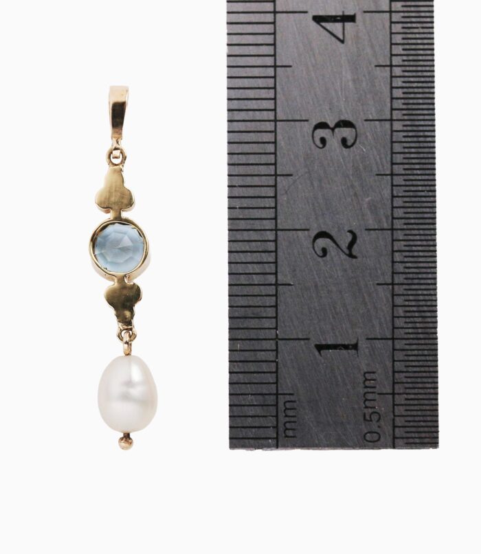 Pendant Aqua and pearl 14ct yellow gold — back view