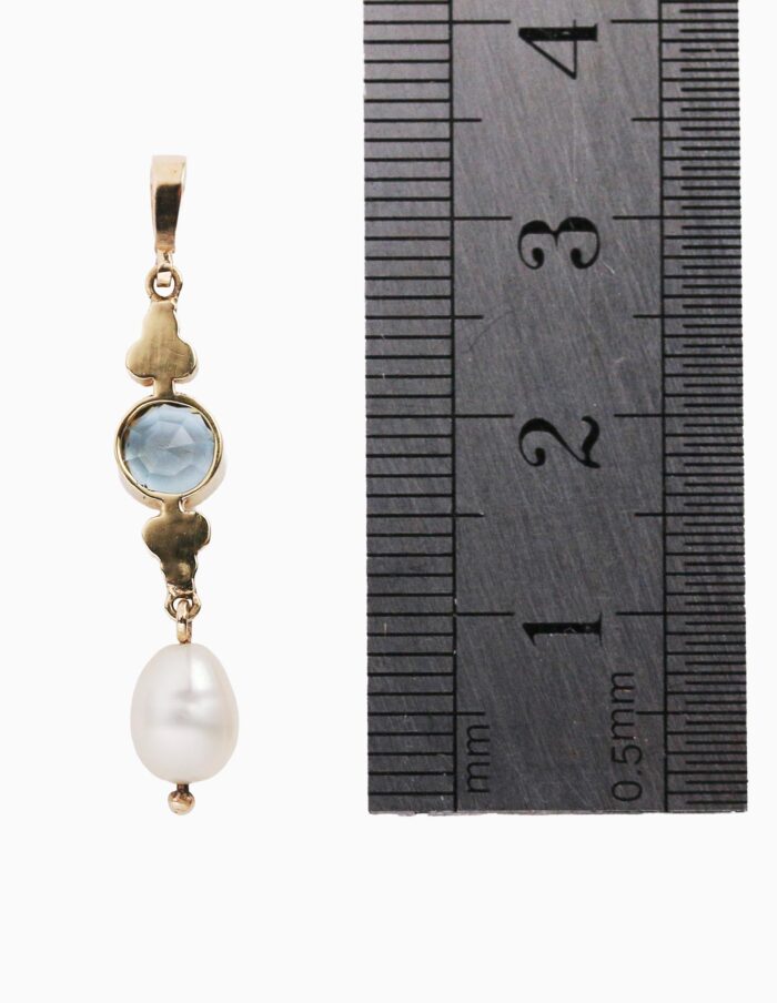 Pendant Aqua and pearl 14ct yellow gold — back view