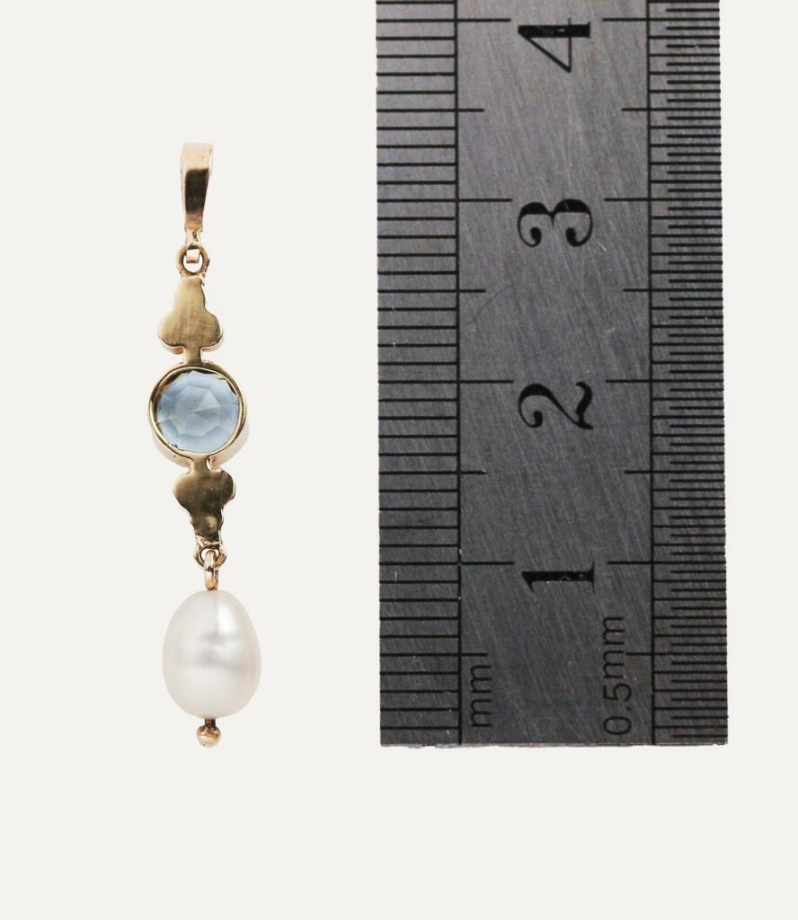 Pendant Aqua and pearl 14ct yellow gold — back view