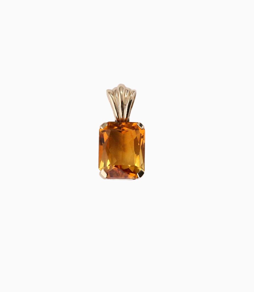 Pendant oblong cintrine with engraved bale 9ct yellow gold