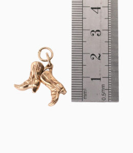 Charm cowboy boots 9ct yellow gold 3.34g — back view