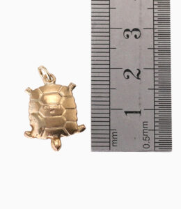 Charm turtle 9ct yellow gold 1.24g — back view