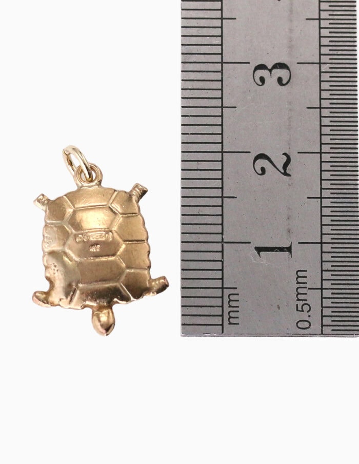 Charm turtle 9ct yellow gold 1.24g — back view
