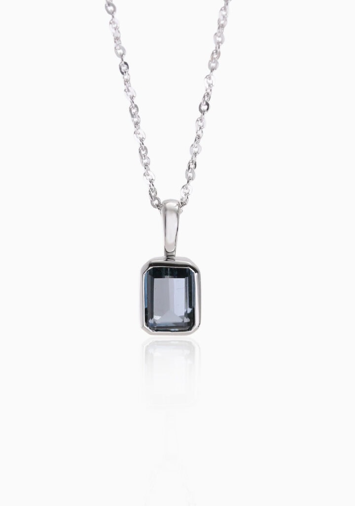 Pendant octagonal LB topaz drop on 9ct white gold chain