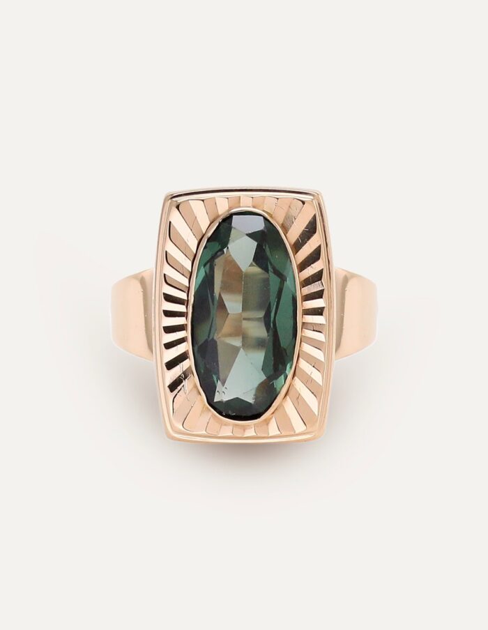 Green Stone Dress Ring 9ct Yellow Gold Size O - Image 1