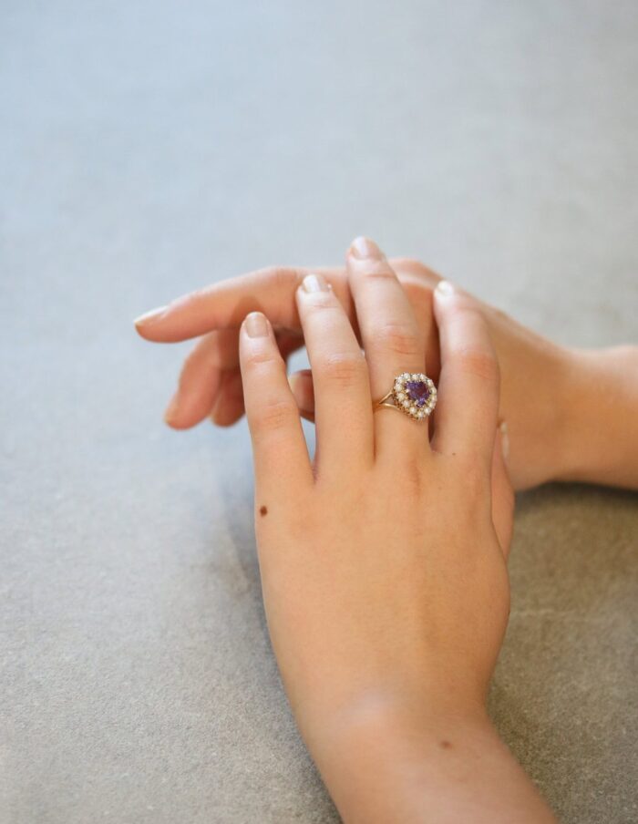 Amethyst & Pearl Heart Cluster Ring 9ct Yellow Gold Size O - Image 3