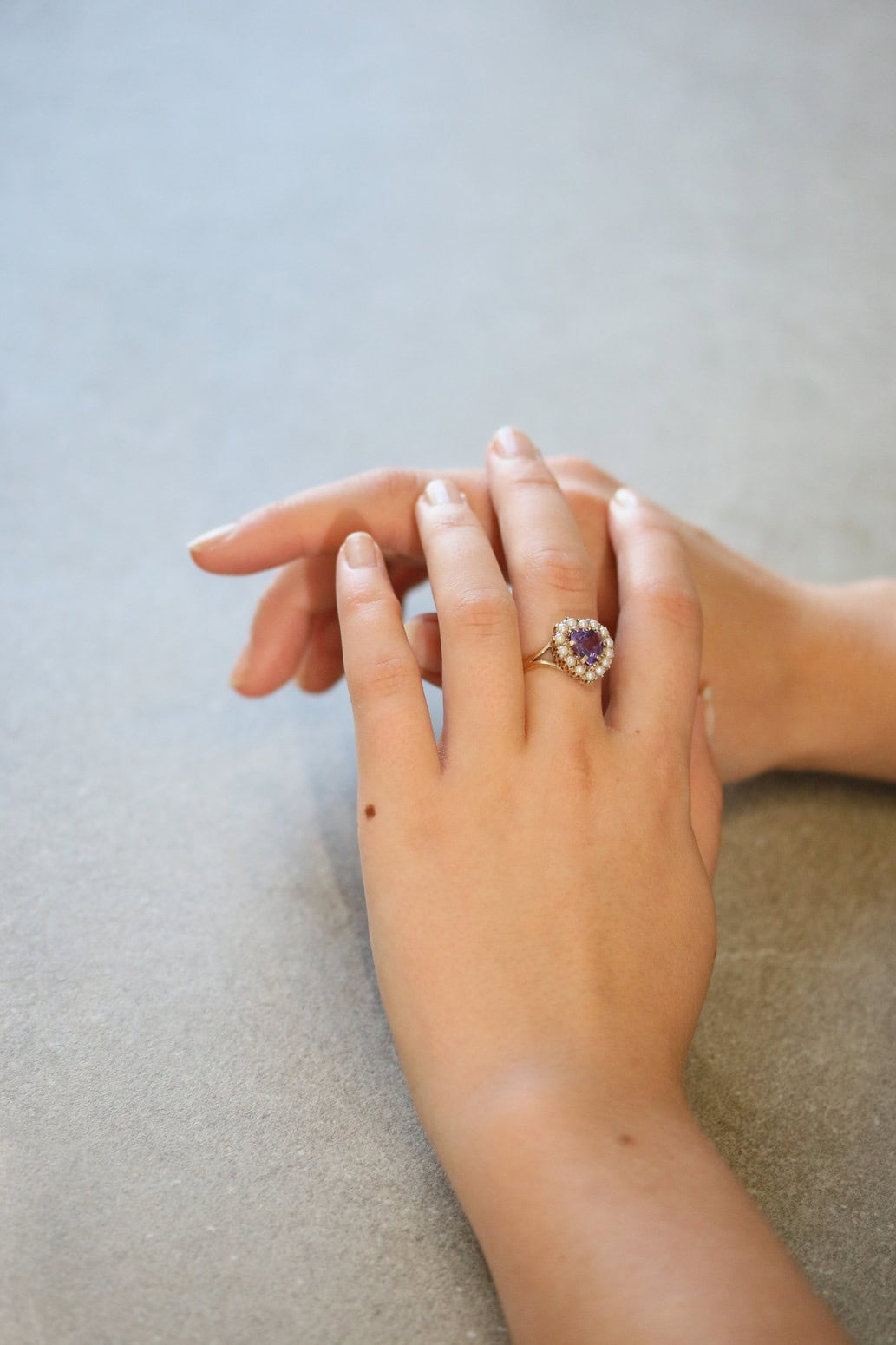 Amethyst & Pearl Heart Cluster Ring 9ct Yellow Gold Size O - Image 3