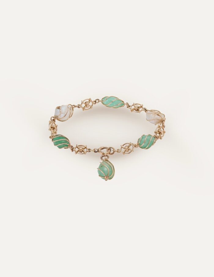 Green Stone & Freshwater Pearl Bracelet 9ct Yellow Gold 9.5” - Image 1