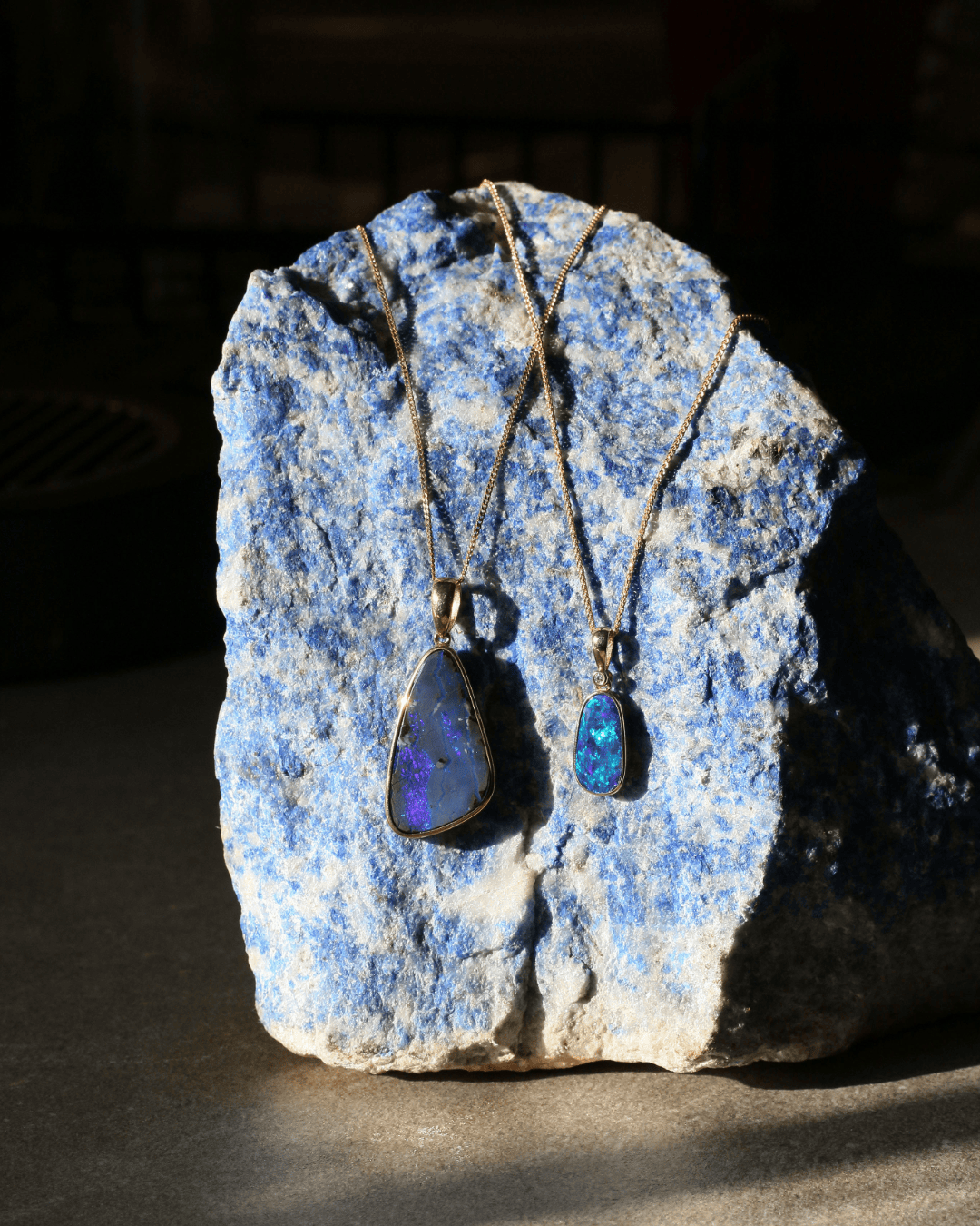 Pendant and Chain Boulder Opal Doublet with 9ct Yellow Gold Bezel Setting 9ct Yellow Gold 16" Spiga Chain - Image 3